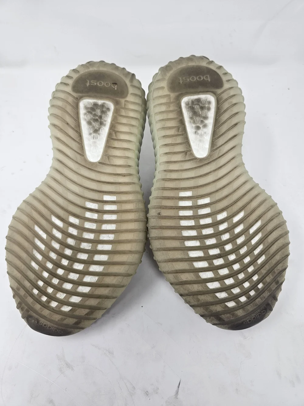 adidas Yeezy Boost 350 V2 Shoes Size 5